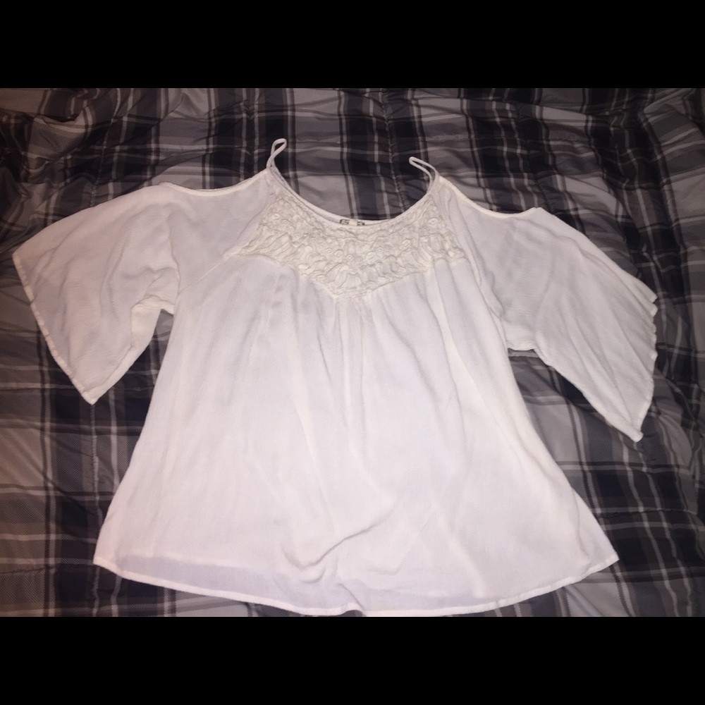 Off-Shoulder Top.